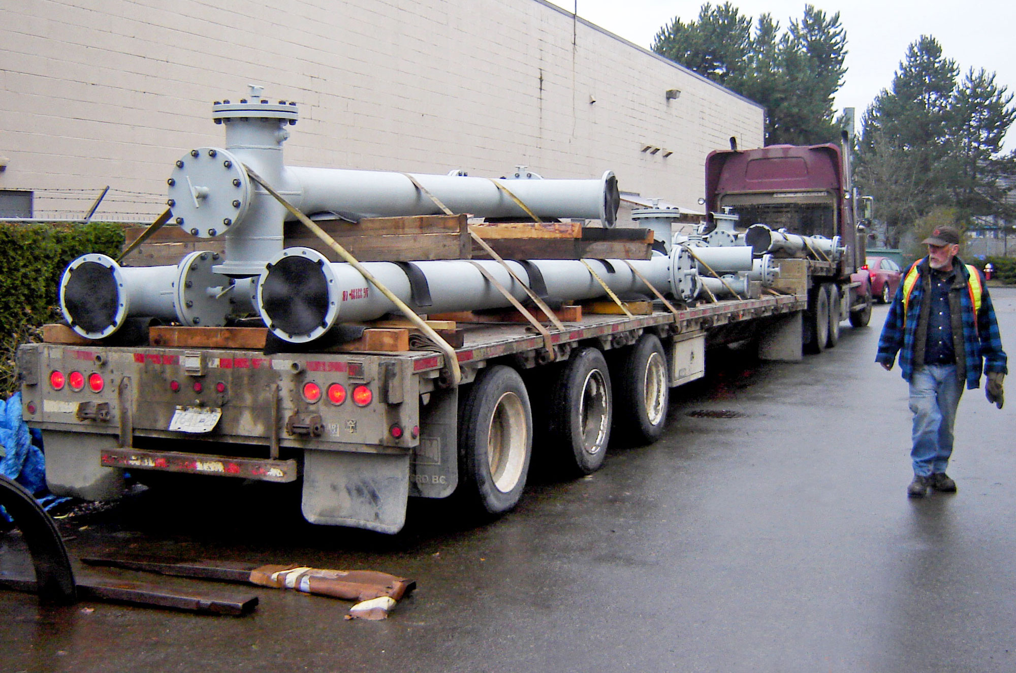 piping spools fabricated by Enermax Mountain Manufacturing on flatbed for transport